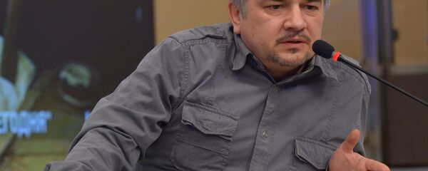 Президент Центра системного анализа и прогнозирования Ростислав Ищенко - Sputnik Ўзбекистон