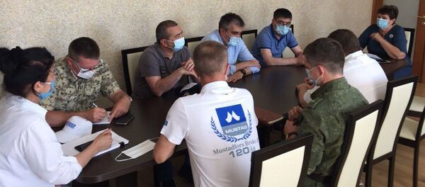 Представители посольства Узбекистана проводят переговоры в связи со скоплением узбекистанцев на границе с РК Представители посольства Узбекистана проводят переговоры в связи со скоплением узбекистанцев на границе с РК - Sputnik Ўзбекистон