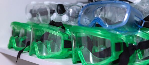 Zashitnie maski dlya meditsinskix rabotnikov - Sputnik O‘zbekiston