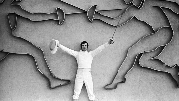 Олимпийский чемпион 1976 года, чемпион СССР фехтовальщик Виктор Кровопусков. - Sputnik Узбекистан