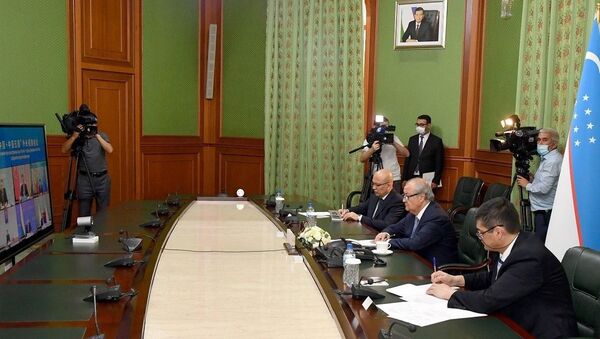 Глава МИД Узбекистана Абдулазиз Камилов во время онлайн-конференции с министрами стран ЦА и КНР - Sputnik Узбекистан