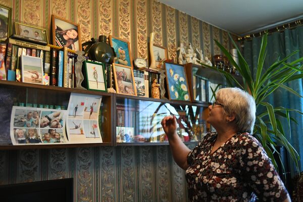 Валентина Заздравных: роковой промах, прием у Рашидова и работа в продмаге - Sputnik Узбекистан