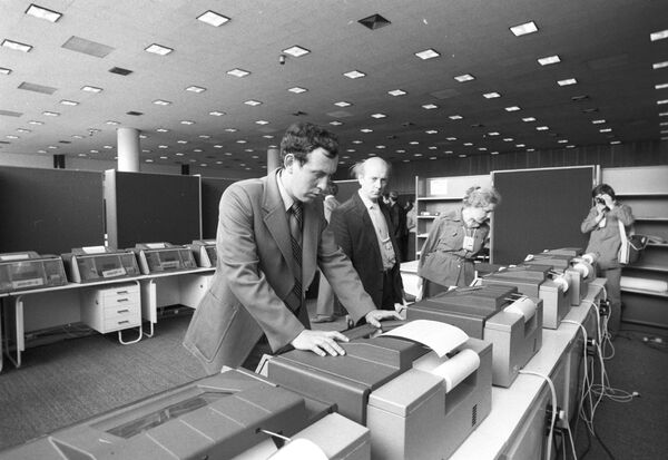 Новая техника, переговоры с судьями и алкоголь: как журналисты освещали Олимпиаду-80 - Sputnik Узбекистан