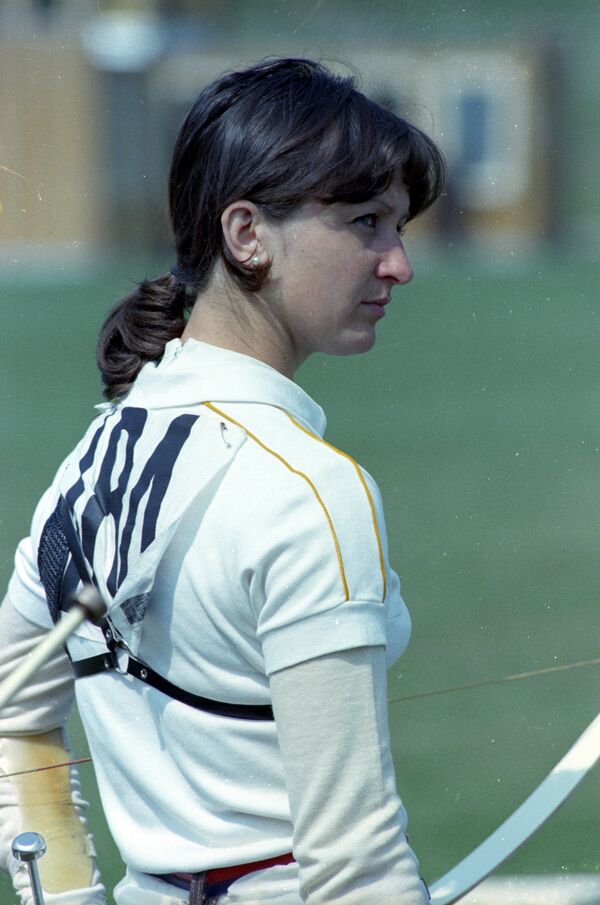 Лук-талисман Натальи Бутузовой, дуэль с подругой и слезы в пустой квартире - Sputnik Узбекистан