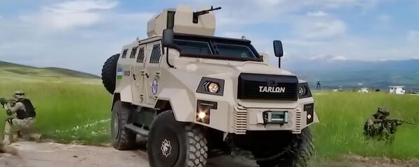 Легкобронированный автомобиль TARLON - Sputnik Узбекистан