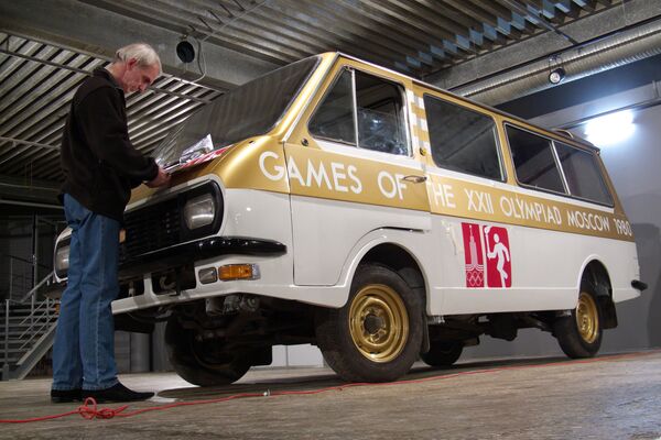 Конюшня и буфет на колесах: как Олимпиада-80 поднимала советский автопром - Sputnik Узбекистан