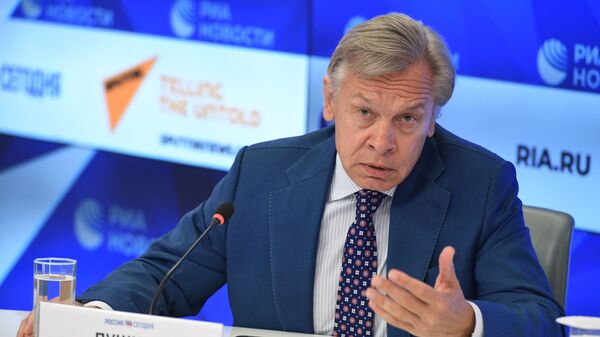 Сенатор, председатель Временной комиссии Совета Федерации по информационной политике и взаимодействию со СМИ Алексей Пушков  - Sputnik Узбекистан