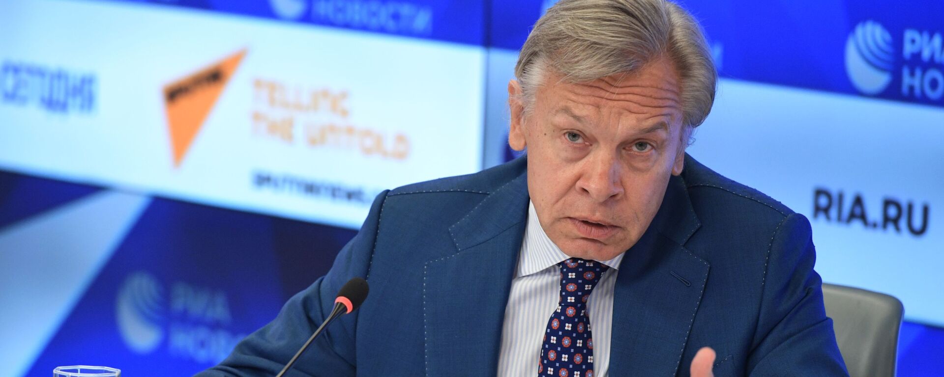 Сенатор, председатель Временной комиссии Совета Федерации по информационной политике и взаимодействию со СМИ Алексей Пушков  - Sputnik Ўзбекистон, 1920, 15.12.2024