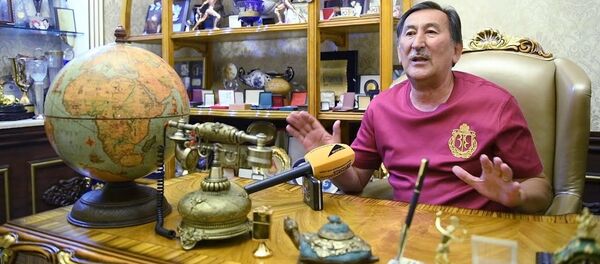 Серебряный призер Олимпиады-80 по фехтованию в командном зачете Собир Рузиев - Sputnik Узбекистан