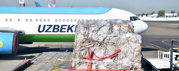 В Узбекистан прибыл гуманитарный груз из Германии - Sputnik Узбекистан