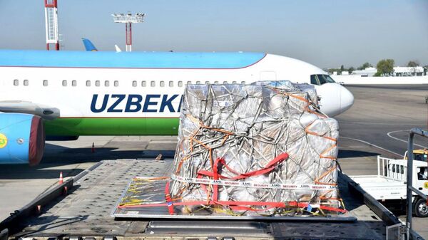 В Узбекистан прибыл гуманитарный груз из Германии - Sputnik Узбекистан