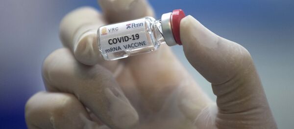 Вакцина от COVID-19 во время тестирования в исследовательском центре вакцин Вакцина от COVID-19 во время тестирования в исследовательском центре вакцин - Sputnik Ўзбекистон