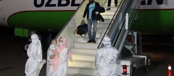 В Самарқанд прилетел очередной чартер из Санкт-Петербурга В Самарқанд прилетел очередной чартер из Санкт-Петербурга - Sputnik Ўзбекистон