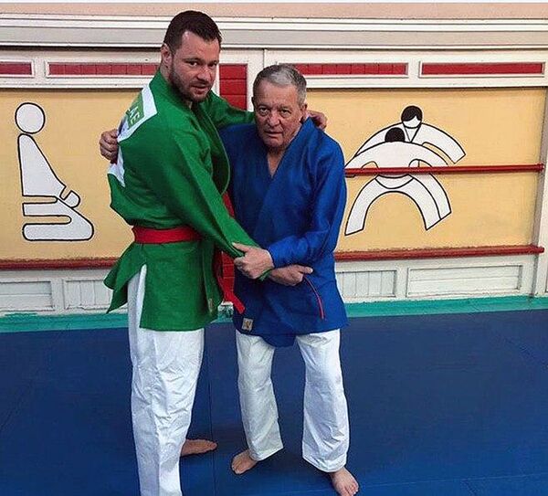 Камиль Юсупов: олимпийская боль, вагон фруктов и яхтак для Роналду - Sputnik Узбекистан