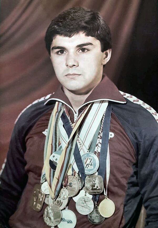 Первый узбекистанец – олимпийский чемпион: триумф Эркина Шагаева в Москве - Sputnik Узбекистан