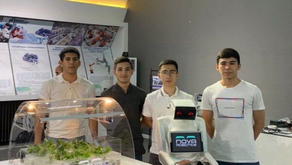 Узбекские студенты создали собственного робота-ассистента - Sputnik Узбекистан