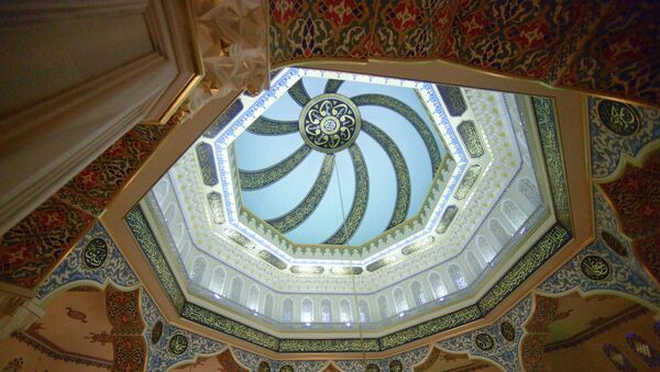Внутреннее убранство Московской Соборной мечети - Sputnik Узбекистан