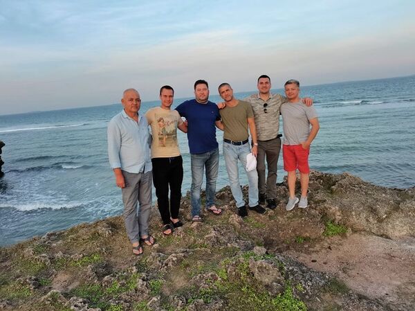 Уникальный рейс: как уроженец Кыргызстана вывозил застрявших в Африке россиян Уникальный рейс: как уроженец Кыргызстана вывозил застрявших в Африке россиян - Sputnik Узбекистан