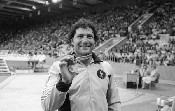 Закулисье Олимпиады-80: имена по трафарету, галстук от гостя и голые атлеты - Sputnik Узбекистан