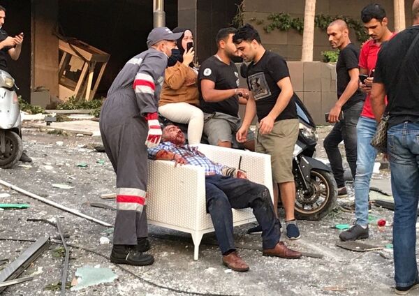 Хиросима ва Нагасакига ўхшади: Бейрут портида кучли портлаш юз берди - онлайн репортаж Хиросима ва Нагасакига ўхшади: Бейрут портида кучли портлаш юз берди - онлайн репортаж - Sputnik Ўзбекистон