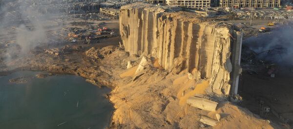 Разрушенное хранилище топлива в Бейруте после взрыва - Sputnik Узбекистан