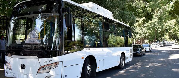 В Ташкент привезли новые автобусы марки Yutong В Ташкент привезли новые автобусы марки Yutong - Sputnik Узбекистан