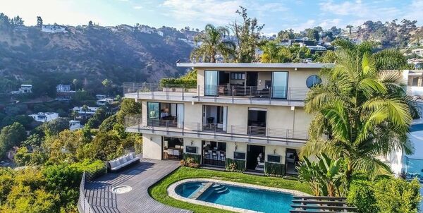 Лола Каримова выставила на продажу три шикарных особняка в Голливуде — фото Лола Каримова выставила на продажу три шикарных особняка в Голливуде — фото - Sputnik Узбекистан