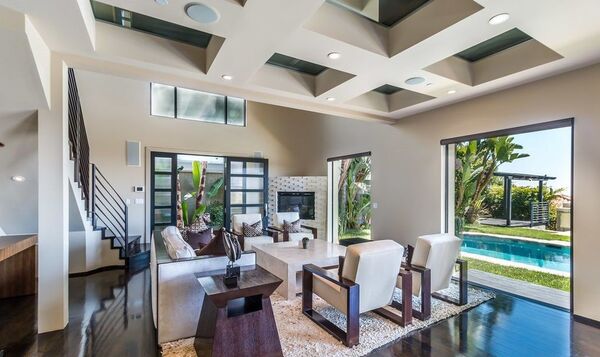 Лола Каримова выставила на продажу три шикарных особняка в Голливуде — фото Лола Каримова выставила на продажу три шикарных особняка в Голливуде — фото - Sputnik Узбекистан