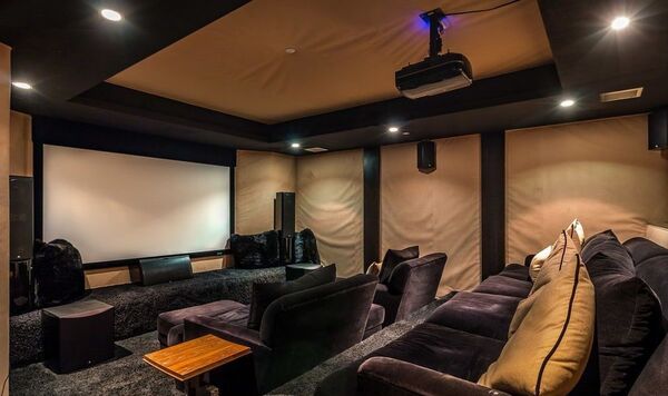 Лола Каримова выставила на продажу три шикарных особняка в Голливуде — фото Лола Каримова выставила на продажу три шикарных особняка в Голливуде — фото - Sputnik Узбекистан