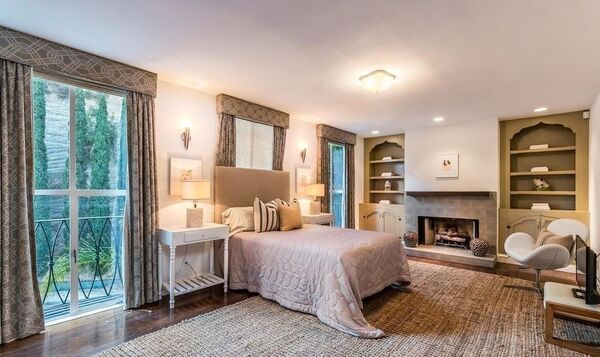 Лола Каримова выставила на продажу три шикарных особняка в Голливуде — фото Лола Каримова выставила на продажу три шикарных особняка в Голливуде — фото - Sputnik Узбекистан