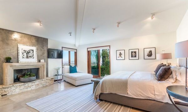 Лола Каримова выставила на продажу три шикарных особняка в Голливуде — фото Лола Каримова выставила на продажу три шикарных особняка в Голливуде — фото - Sputnik Узбекистан