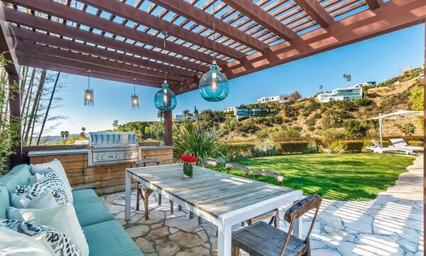 Лола Каримова выставила на продажу три шикарных особняка в Голливуде — фото Лола Каримова выставила на продажу три шикарных особняка в Голливуде — фото - Sputnik Узбекистан