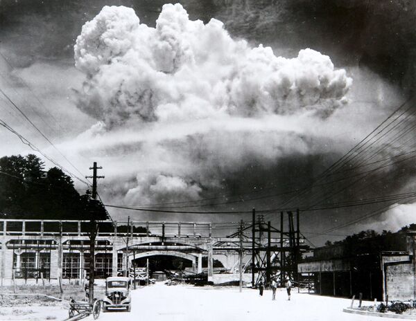 Nagasaki osmonida hosil bo‘lgan atom buluti. - Sputnik O‘zbekiston