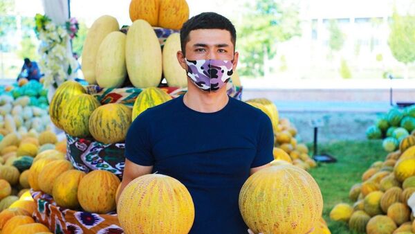 Мы на карантине, но поем оду дыне: как проходит фестиваль бухарской сладости  - Sputnik Узбекистан