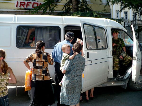 Грузия в ночь на 8 августа 2008 года обстреляла из установок залпового огня Град Южную Осетию. Была разрушена часть ее столицы Цхинвала.  - Sputnik Узбекистан