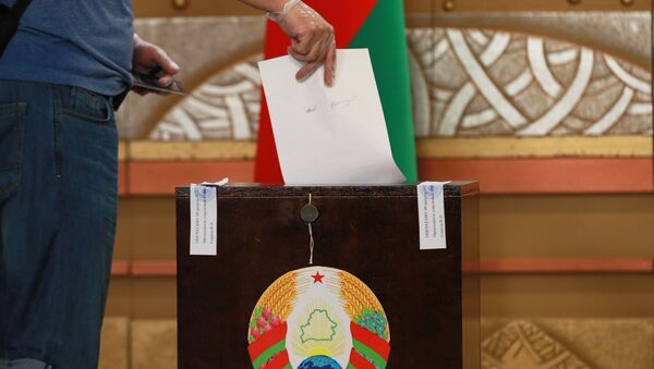 Голосование на выборах президента Беларуси в Москве - Sputnik Узбекистан