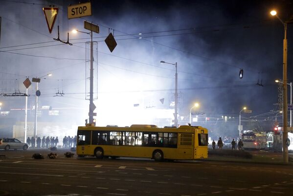 Протесты и беспорядки в Минске после президентских выборов - Sputnik Узбекистан
