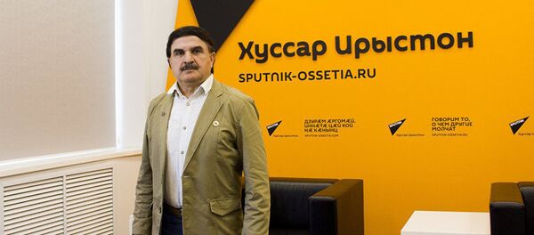 Председатель Межрегионального экологического движения Ока Алан Хасиев - Sputnik Ўзбекистон