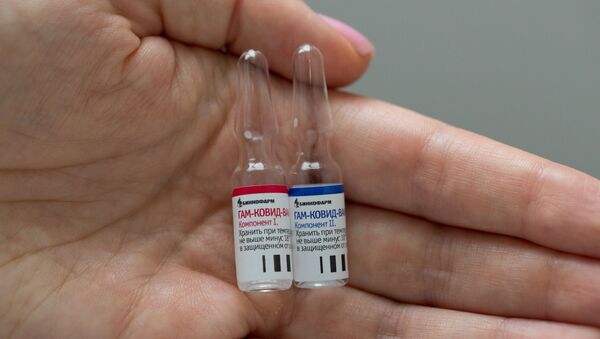 Производство вакцины от COVID-19 на фармацевтическом заводе Биннофарм - Sputnik Ўзбекистон