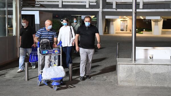 Rossiyskie vrachi pribili v Uzbekistan dlya pomoshi kollegam v borbe s koronavirusom - Sputnik O‘zbekiston