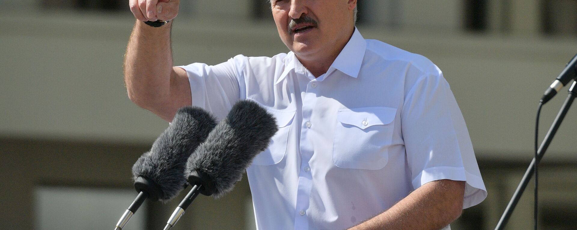 Президент Беларуси Александр Лукашенко выступает на митинге в его поддержку - Sputnik Ўзбекистон, 1920, 13.03.2021