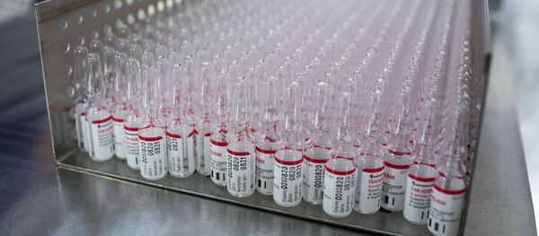 Производство вакцины от COVID-19 на фармацевтическом заводе Биннофарм - Sputnik Ўзбекистон