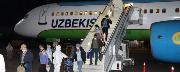 Аэропорт Самарканда принял 3 чартера за 1 день - Sputnik Ўзбекистон