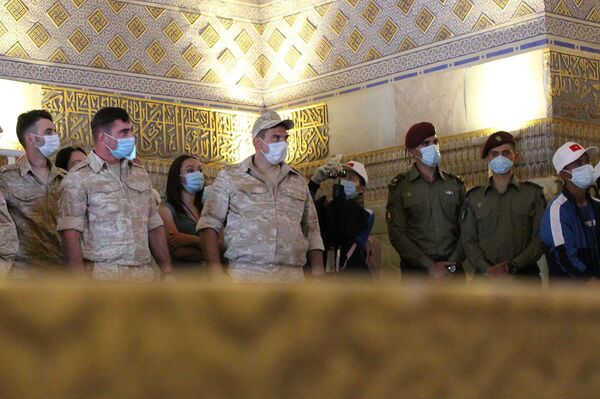 Участники Военно-медицинской эстафеты посетили Самарканд - фото Участники Военно-медицинской эстафеты посетили Самарканд - фото - Sputnik Узбекистан