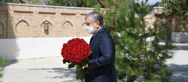 Президент посетил могилу Карима Камалова Президент посетил могилу Карима Камалова - Sputnik Ўзбекистон
