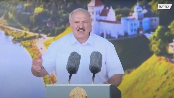 Мы все одна страна, это наша земля: главное из выступления Лукашенко на митинге в Гродно - Sputnik Узбекистан