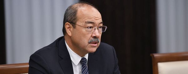 Премьер-министр Узбекистана Абдулла Арипов встретился с вице-премьер-министром Кыргызстана Акрамом Мадумаровым Премьер-министр Узбекистана Абдулла Арипов встретился с вице-премьер-министром Кыргызстана Акрамом Мадумаровым - Sputnik Ўзбекистон