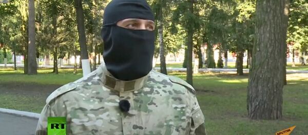 Белорусский омоновец, герой мемов рассказал о взгляде на протесты со стороны силовиков Белорусский омоновец, герой мемов рассказал о взгляде на протесты со стороны силовиков - Sputnik Узбекистан