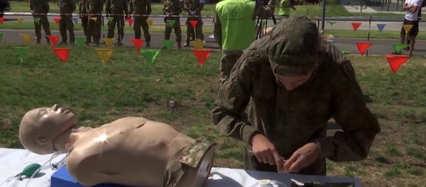 Конкурс Военно-медицинская эстафета-2020 на АрМИ-2020 - Sputnik Узбекистан