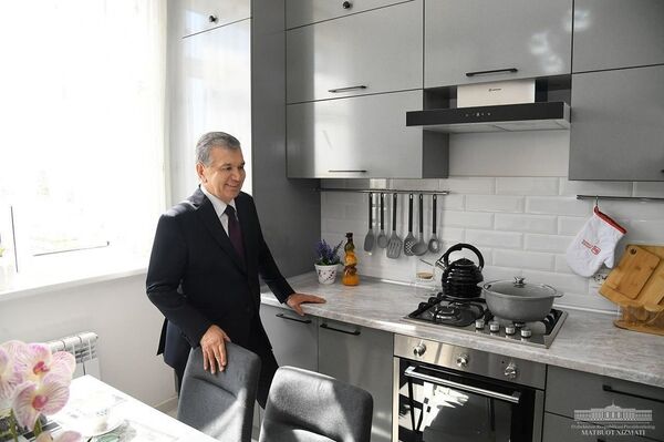 Шавкат Мирзиёев посетил строящийся ЖК Ассалом, сохил в Яшнабадском районе - Sputnik Узбекистан